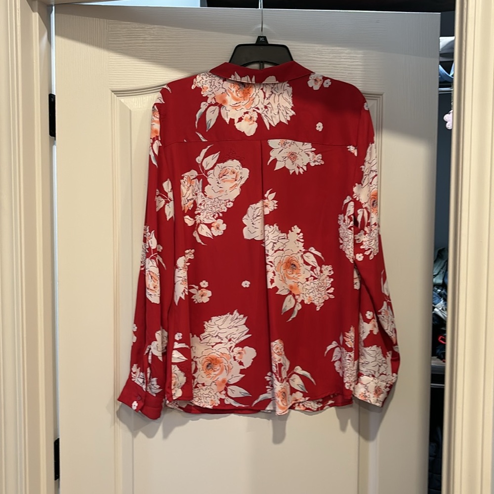 Red blouse - Picture 2 of 4